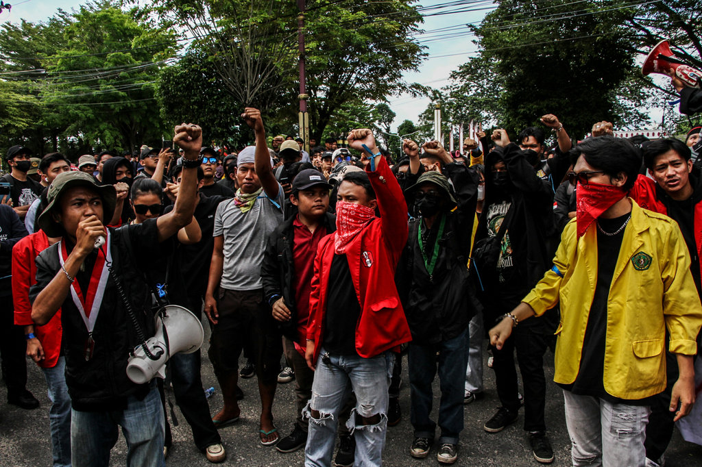 Aksi unjuk rasa di DPRD Kalimantan Tengah