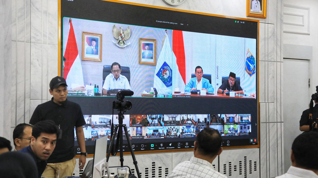 Gubernur DKI Jakarta, Pramono Anung, menegaskan komitmennya untuk mendukung dan menindaklanjuti arahan Menteri Dalam Negeri (Mendagri) Tito Karnavian yang disampaikan dalam rapat koordinasi bersama kepala daerah se-Indonesia secara daring pada Sabtu (30/8). (FOTO/Dok. Pemprov DKI Jakarta) Newsplus Pemprov DKI Jakarta