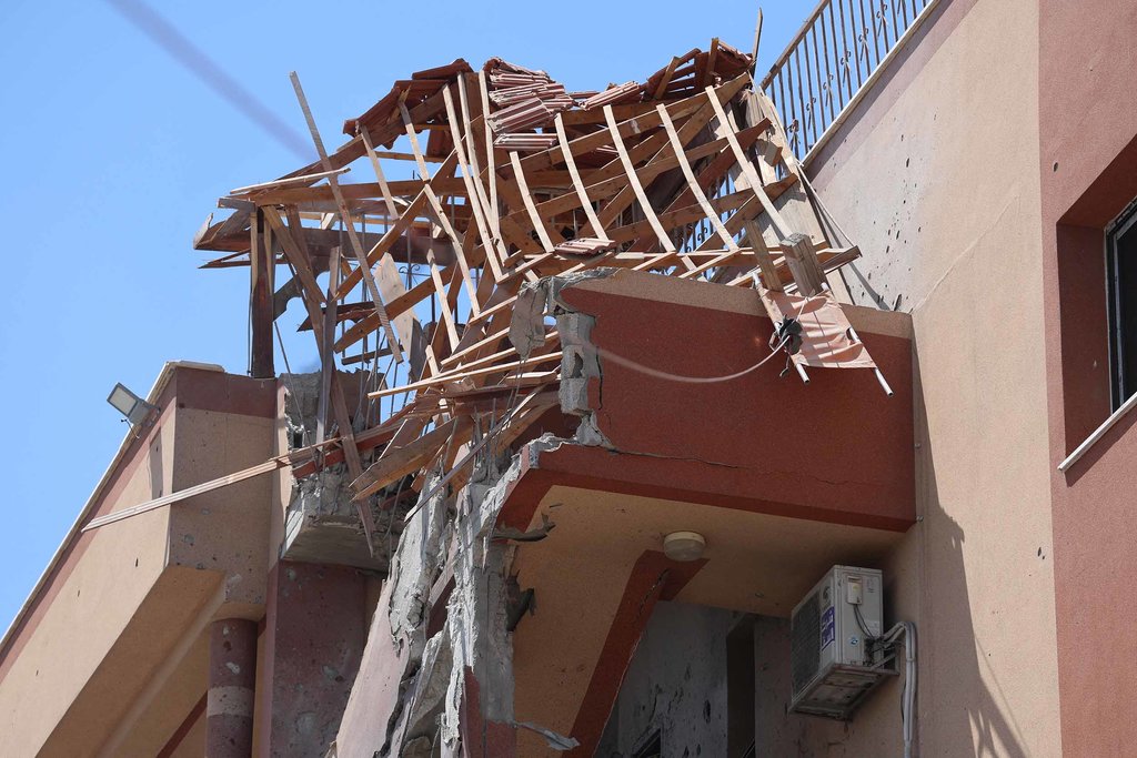 Pemandangan lokasi tempat juru kamera Reuters Hussam al-Masri tewas dalam serangan Israel saat ia sedang merekam siaran video langsung di Rumah Sakit Nasser, di Khan Younis, Jalur Gaza selatan, 26 Agustus 2025. REUTERS/Ramadan Abed/Foto File Lokasi Hussam al-Masri Tewas