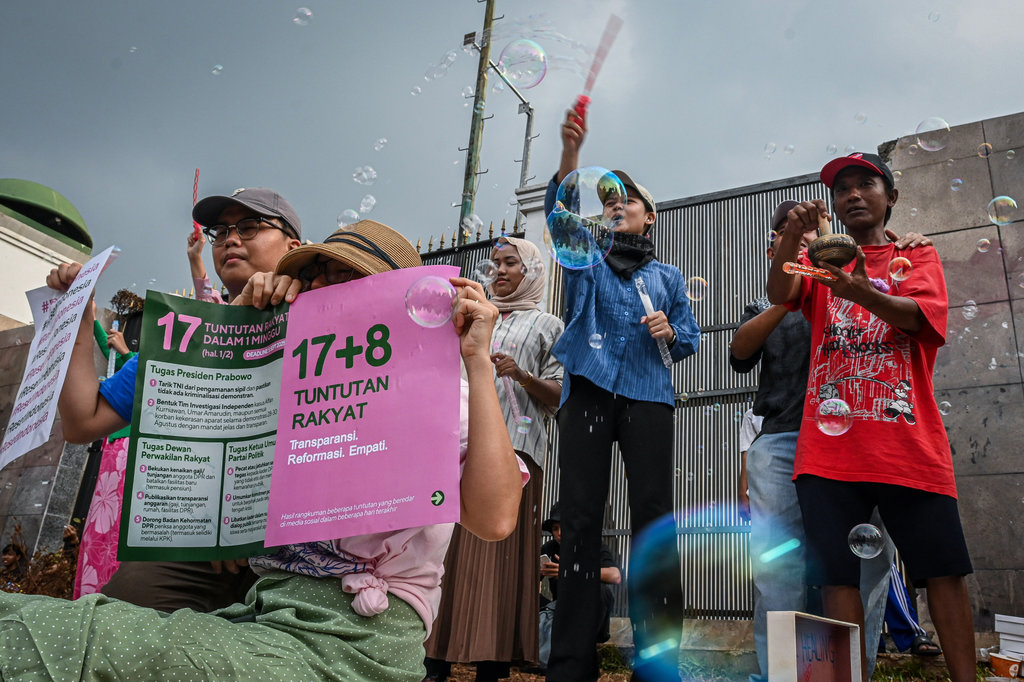 Aksi Piknik Nasional Rakyat untuk tagih 17+8 tuntutan