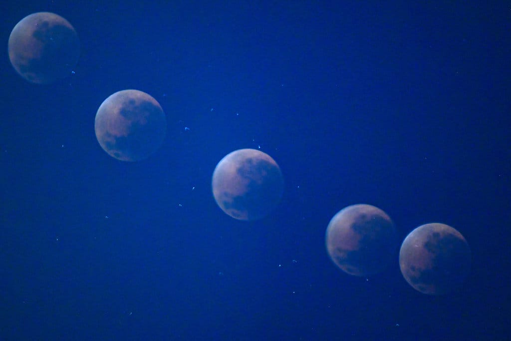 Gerhana bulan total Moon Blood