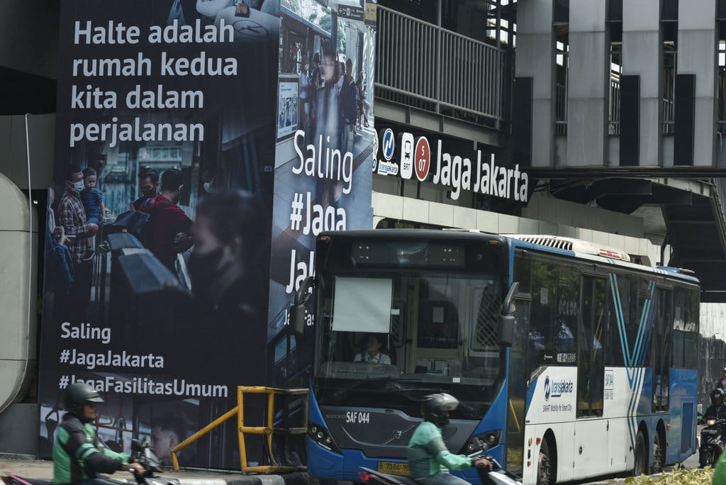 Polemik Naming Rights Halte untuk Parpol: Harus Diatur Hati-Hati