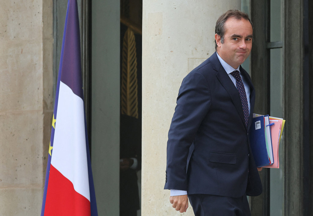 Sébastien Lecornu, saat tiba untuk menghadiri KTT Koalisi yang Bersedia, di Istana Kepresidenan Elysee di Paris, pada 4 September 2025. Presiden Prancis Macron telah menunjuk Menteri Pertahanan Sébastien Lecornu sebagai Perdana Menteri untuk Matignon, sebagaimana diumumkan Istana Kepresidenan Elysee pada 9 September 2025. (Foto oleh Ludovic MARIN / AFP) Sébastien Lecornu