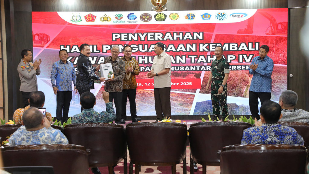 Acara Penyerahan Hasil Penguasaan Kembali Kawasan Hutan Tahap IV. FOTO/dok.Kejaksaan Agung Body artikel Kejaksaan Agung 3