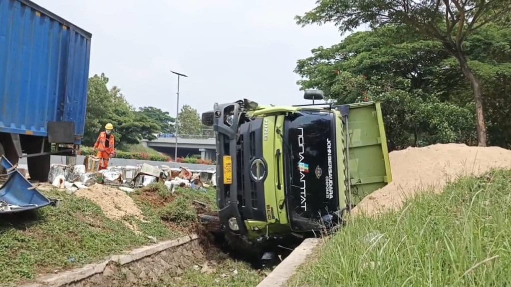 Kecelakaan di Tol Cipali KM 73