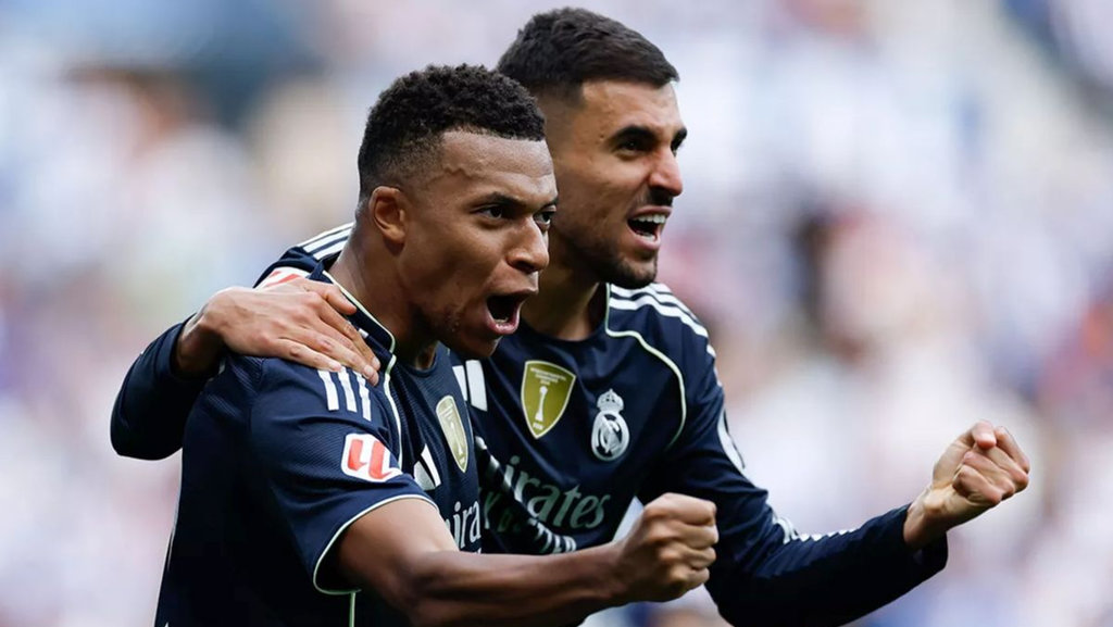Penyerang Real Madrid Kylian Mbappe (kiri) merayakan keberhasilannya mencetak gol ke gawang Real Sociedad pada pekan keempat Liga Spanyol di Stadion Anoeta, San Sebastian, Sabtu (13/9/2025) waktu setempat. realmadrid.com Real Madrid menang atas Real Sociedad