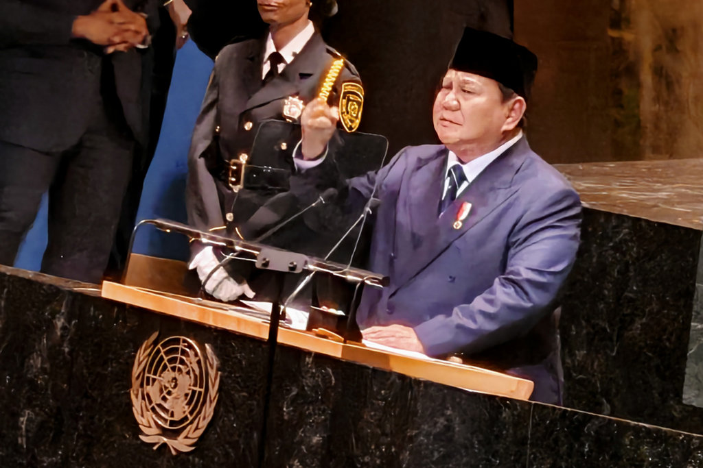 Presiden Prabowo Subianto menyampaikan pidato dalam Sidang Majelis Umum ke-80 Perserikatan Bangsa-Bangsa (PBB) di New York, Amerika Serikat, Selasa (23/9/2025). Presiden Prabowo menyampaikan pidato selama 19 menit bertemakan Seruan Indonesia untuk Harapan dengan menekankan solidaritas, keadilan global, hingga solusi dua negara bagi Palestina dan Israel. ANTARA FOTO/Fathur Rochman/app/wpa. Presiden Prabowo pidato dalam Sidang PBB
