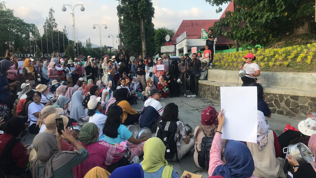Aksi Ibu-Ibu Protes MBG di Yogyakarta Gelar 