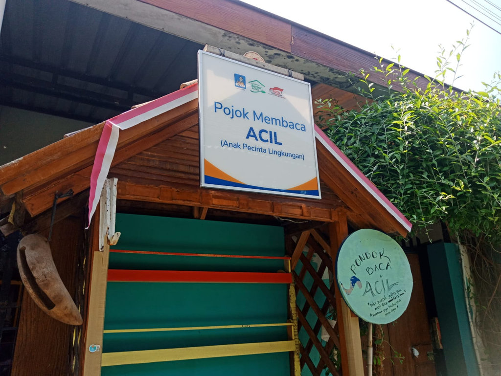 Pondok baca ACIL yang terletak di depan rumah Andi. (FOTO/Adisti Daniella) Ficer KBA Astra