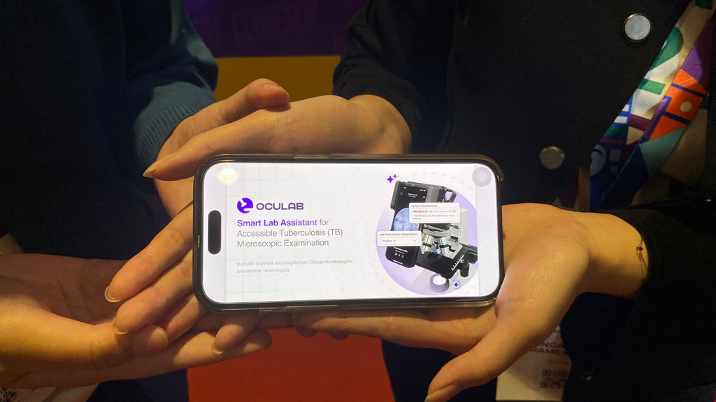 Tim startup Oculab dari Universitas Indonesia (UI) di babak final 12th Lee Kuan Yew Global Business Plan Competition (LKYGBPC) yang diselenggarakan oleh Singapore Management University (SMU). tirto.id/Yulaika Romadhani Tim startup Oculab