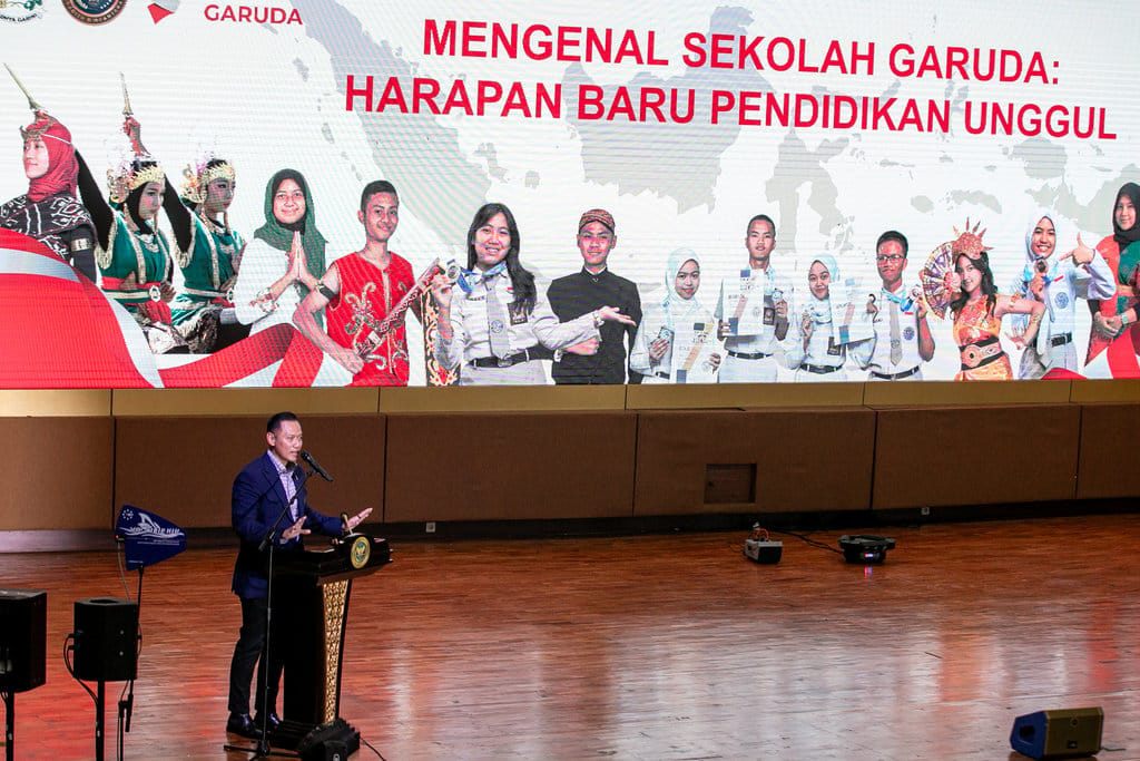 Pengenalan Sekolah Garuda Transformasi SMA Pradita Dirgantara
