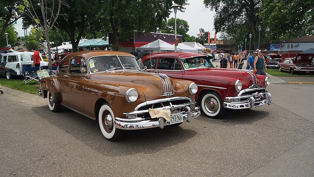 Mobil Pontiac Chieftain 1949