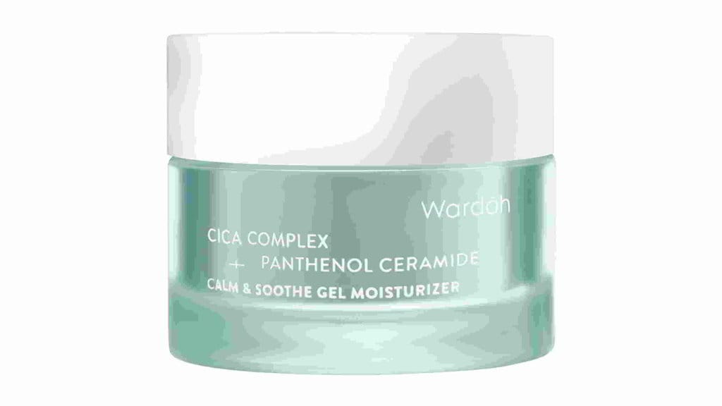 Wardah Cica Complex + Panthenol Ceramide Calm & Soothe Gel Moisturizer. FOTO/wardahbeauty.com/ Wardah Cica Complex