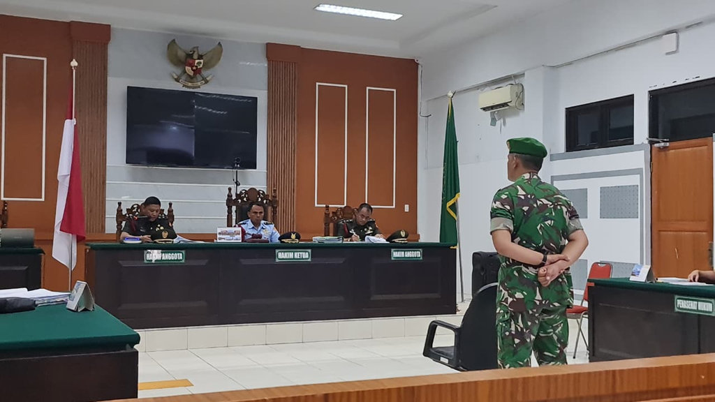 Sertu Riza Pahlivi saat menjalani sidang vonis di Pengadilan Militer I-02 Medan, Senin (20/10/2025). (FOTO/Istimewa) Sertu Riza Pahlivi