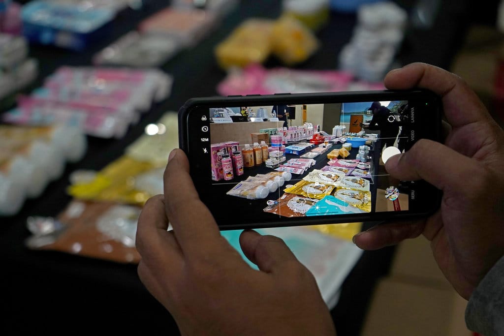 Pengungkapan kosmetik ilegal BBPOM Makassar