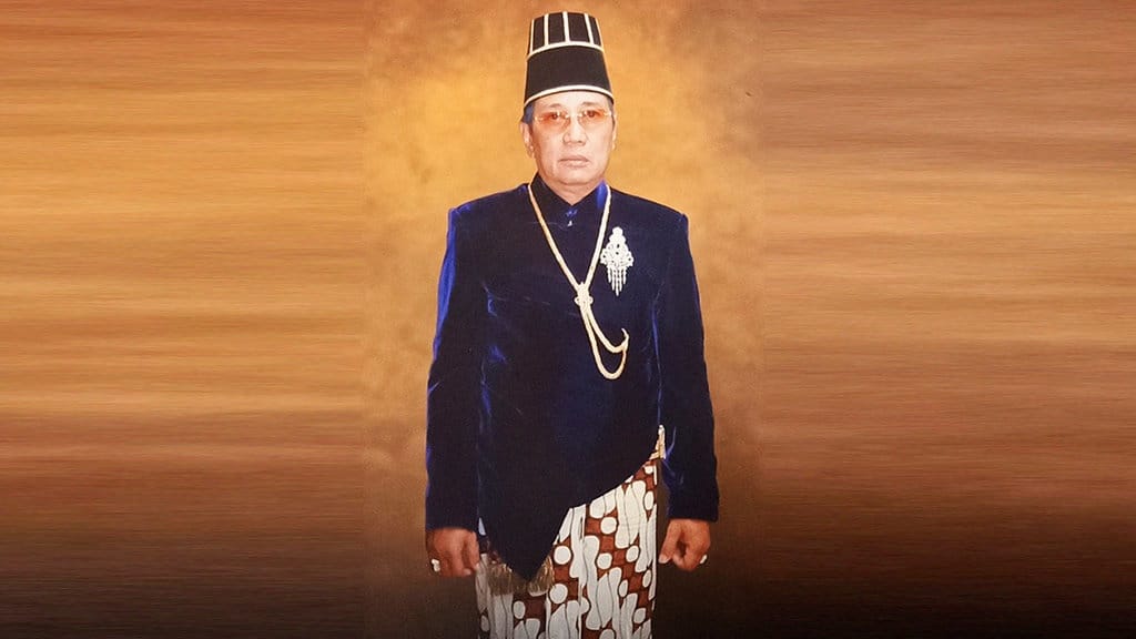 Susuhunan Pakubuwono XIII. wikimedia/Karaton Kasunanan Surakarta Hadiningrat. Susuhunan Pakubuwono XIII