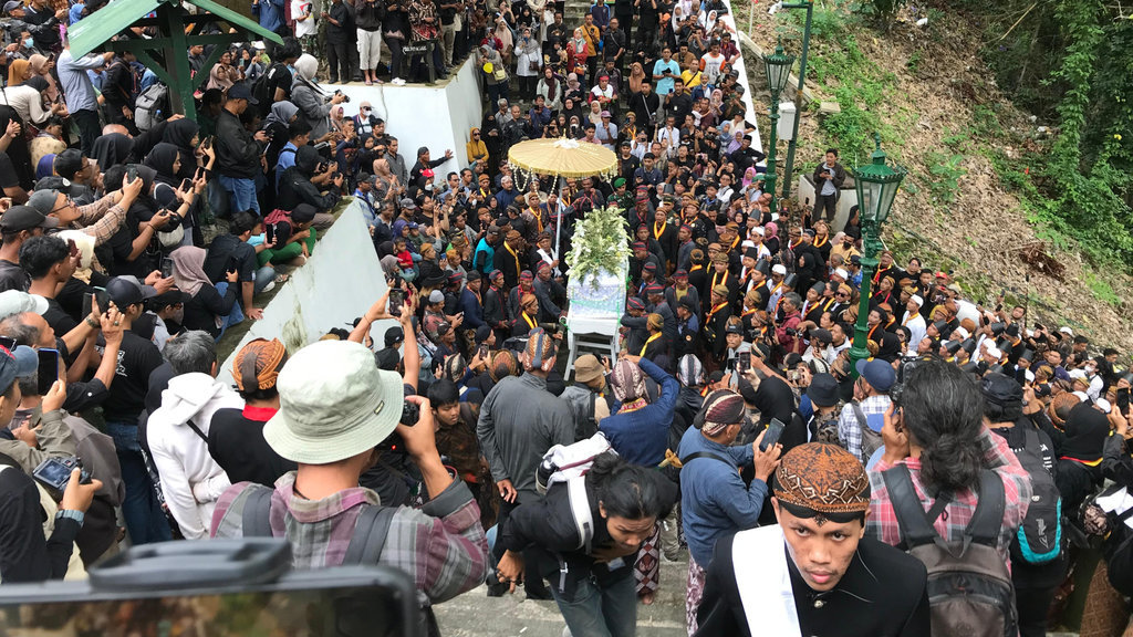 Prosesi Pemakaman Paku Buwono XIII