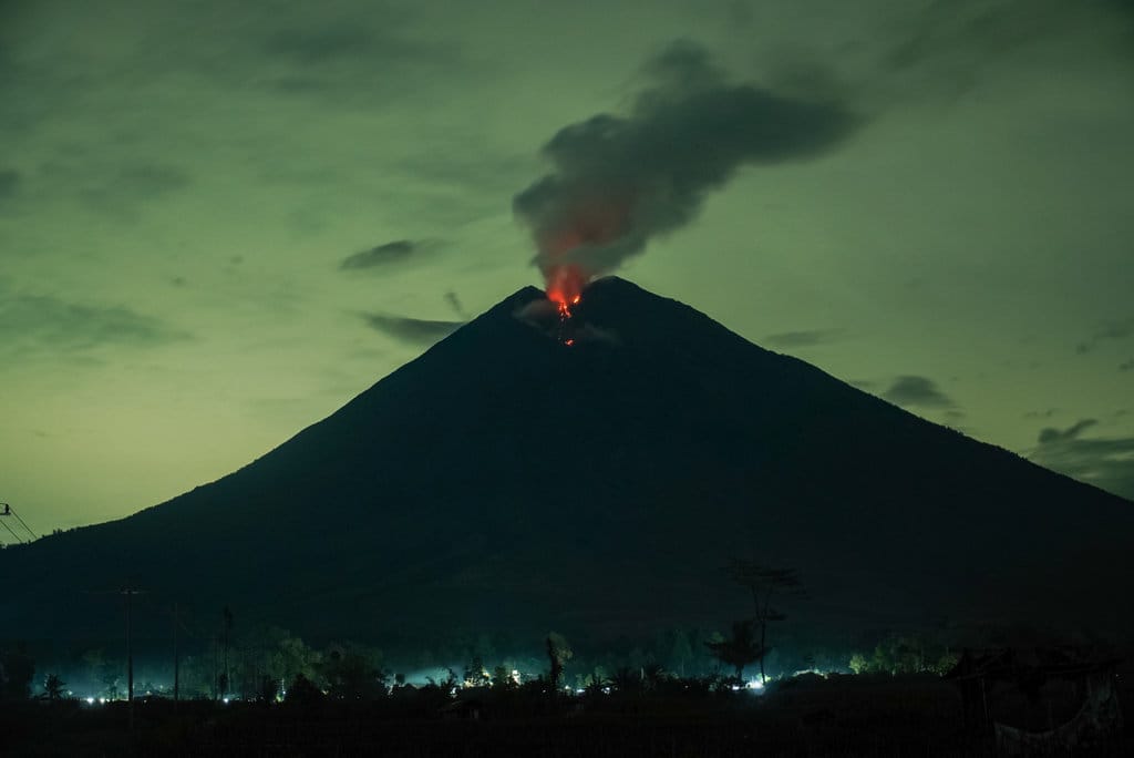 Aktivitas vulkanik Gunung Semeru