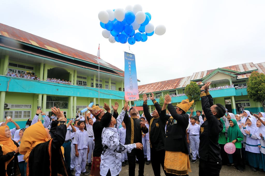 Perbedaan Hari Guru Nasional dan Sedunia