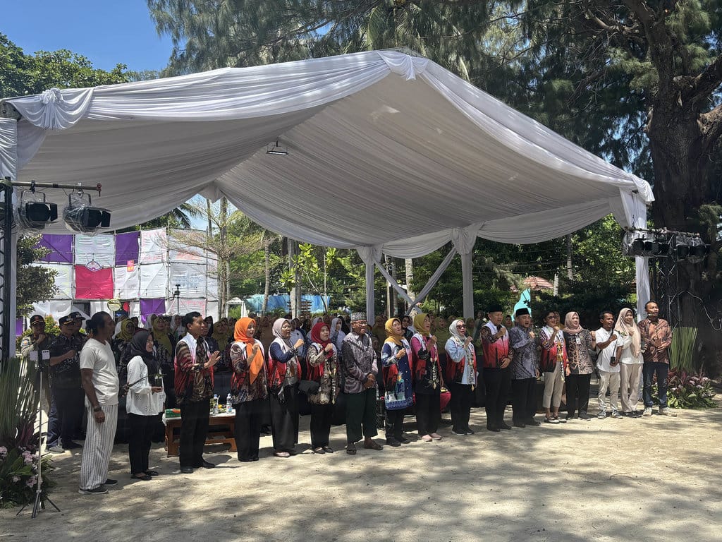 Kampanye 16HAKTP di Pulau Tidung, Kabupaten Pulau Seribu pada Kamis (27/11) dibuka dengan sambutan oleh Menteri PPPA, Ketua Komnas Perempuan, Kepala Dinas PPAPP Provinsi DKI Jakarta, Bupati Kepulauan Seribu, Assistant Representative UNFPA, dan Presdir PT Takeda Innovative Medicine. tirto.id/Sekar Kinasih Kampanye 16HAKTP di Pulau Tidung