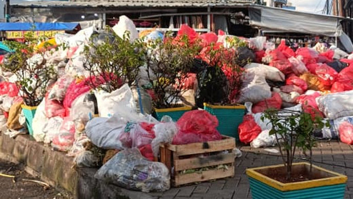Tumpukan Sampah di Kota Tangsel