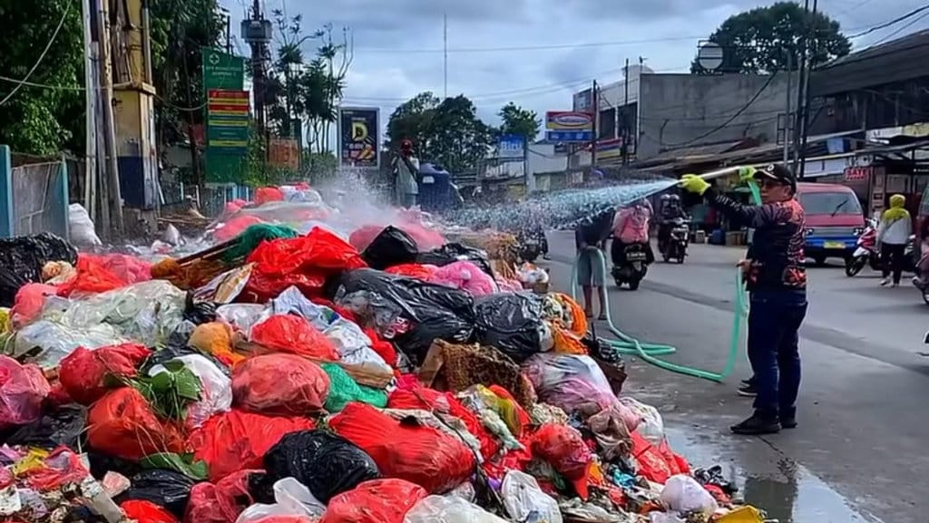 Tumpukan Sampah di Kota Tangsel