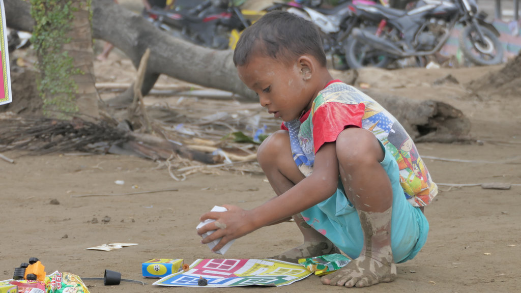 Anak-anak korban banjir Aceh