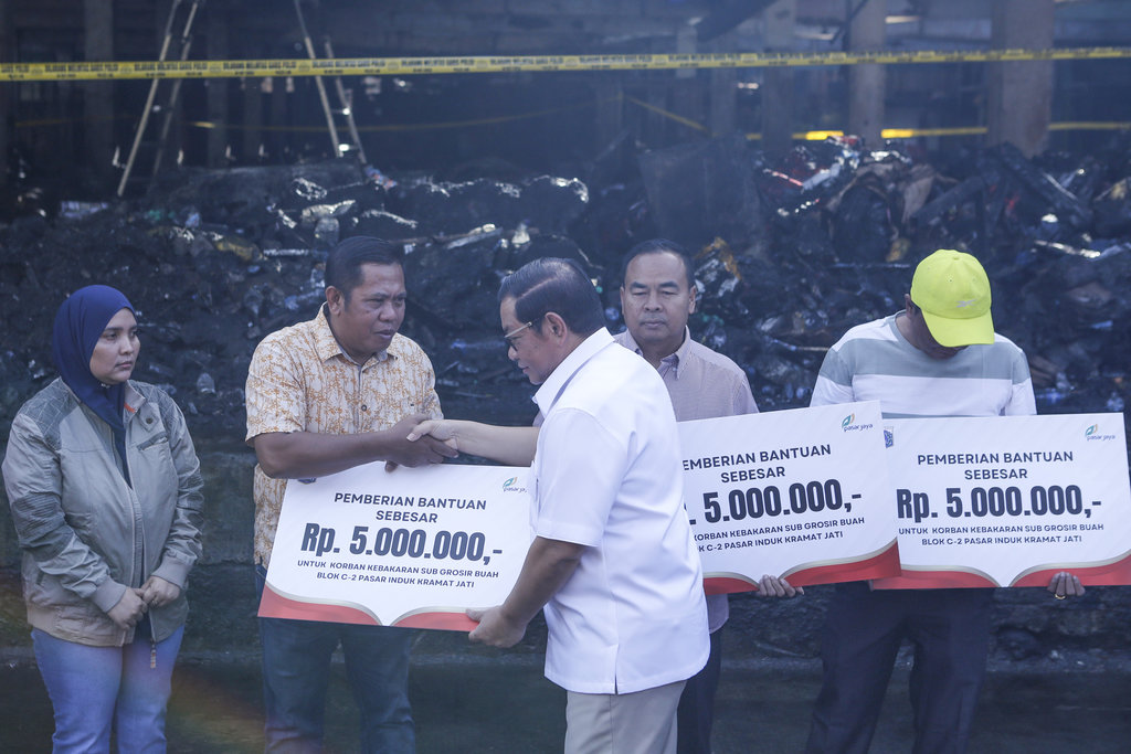 Bantuan bagi penyintas kebakaran Pasar Induk Kramat Jati