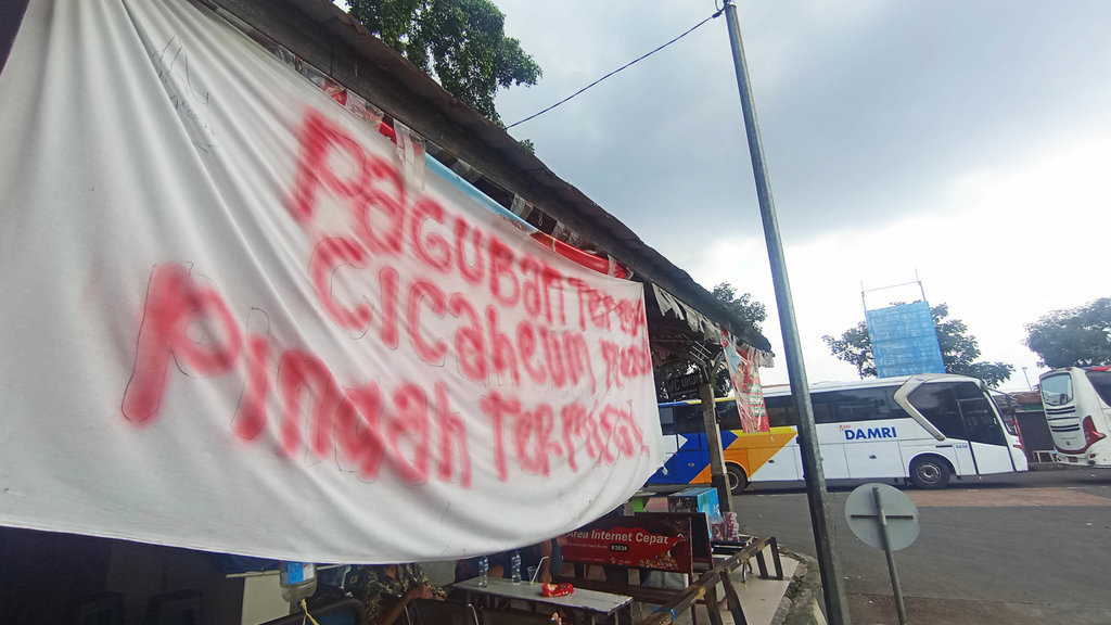 Spanduk Penolakan Terminal Cicaheum