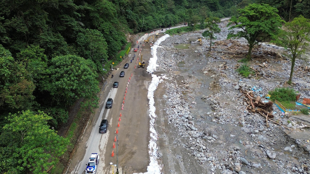 Uji coba jalan nasional Lembah Anai