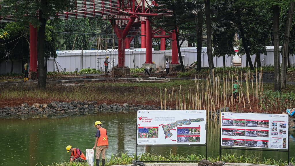 Progres pembangunan Taman Bendera Pusaka Jakarta