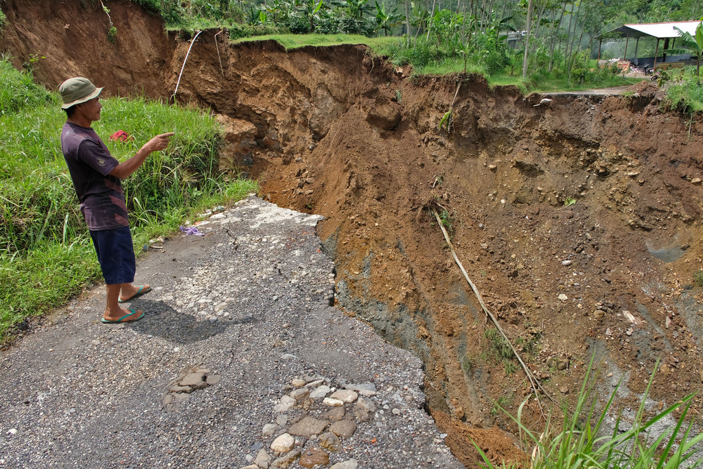 3.522 Warga Desa di Jepara Masih Terisolasi Akibat Longsor