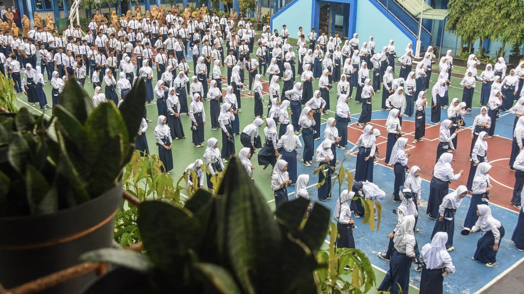Hari pertama masuk sekolah pascalibur semester