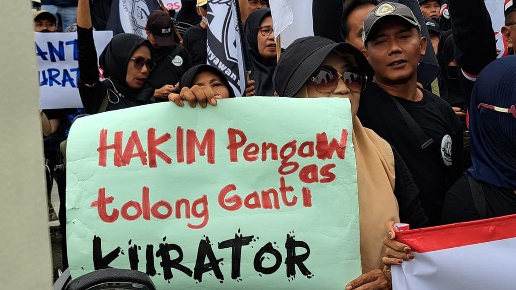 Demo mantan Buruh Sritex