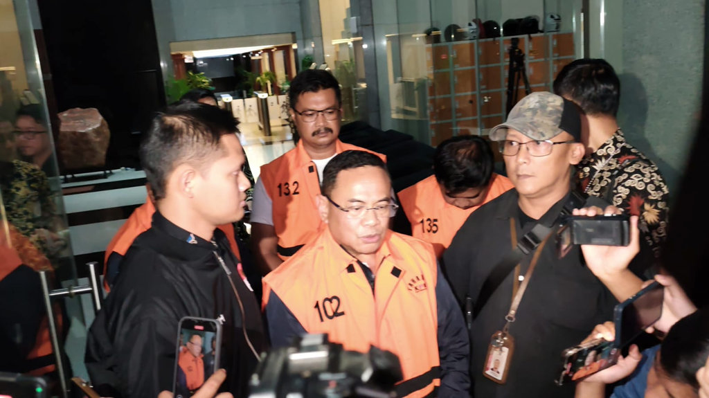 KPK Tahan Bupati Pati Sudewo