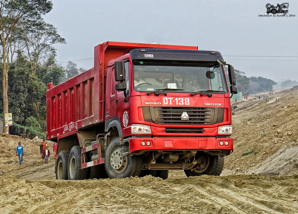 DT-138 Sinotruk 