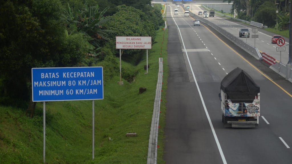 Angkutan barang dilarang melintas saat arus mudik Lebaran 2026