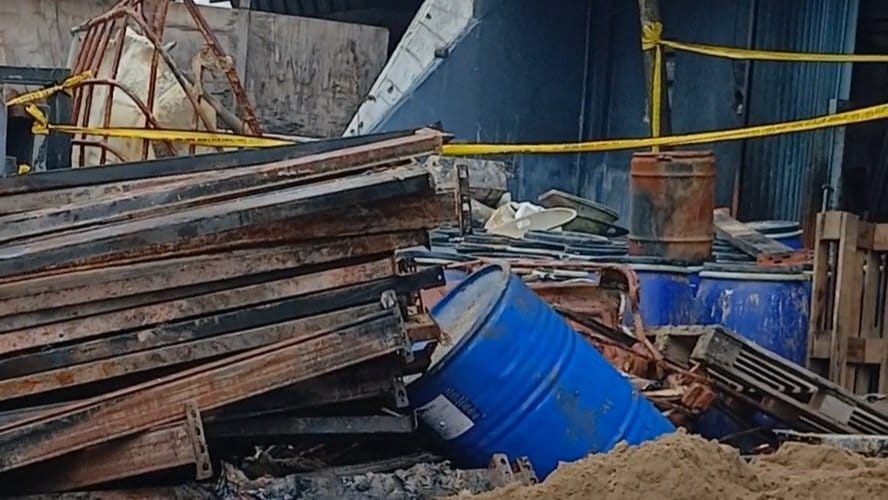 Sisa Residu di Gudang Insektisida di taman tekno
