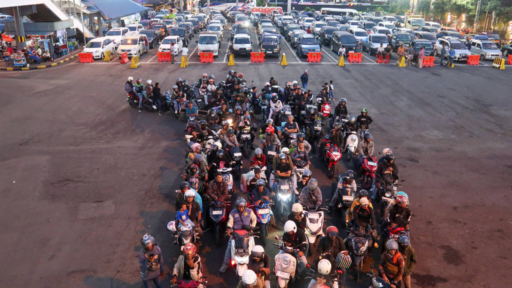 Arus mudik di Pelabuhan Gilimanuk