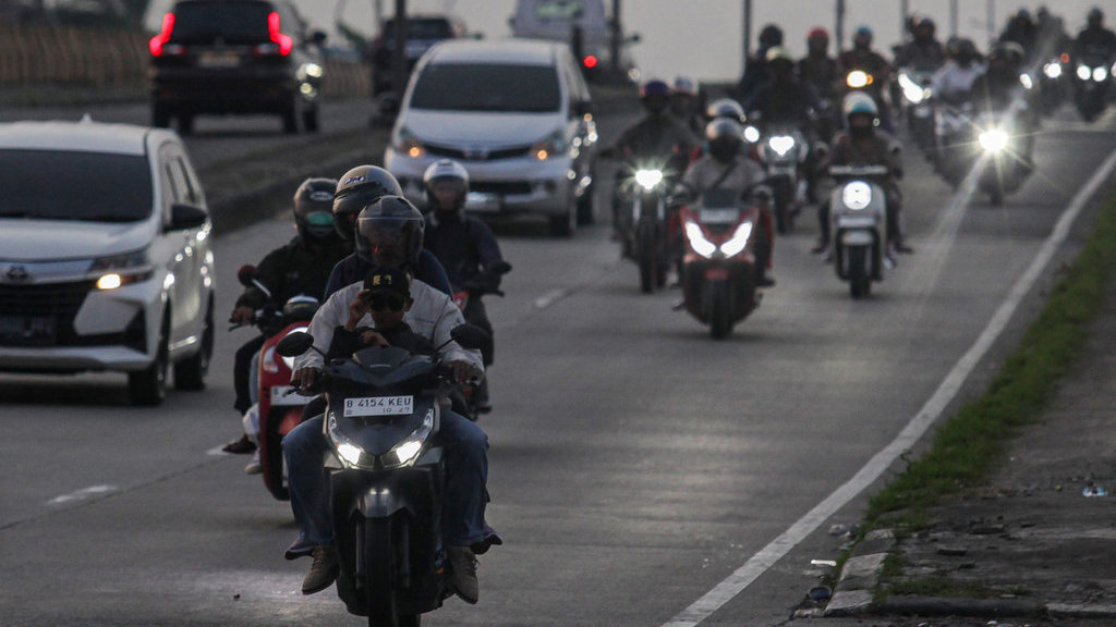 Pemudik sepeda motor padati pantura di Karawang