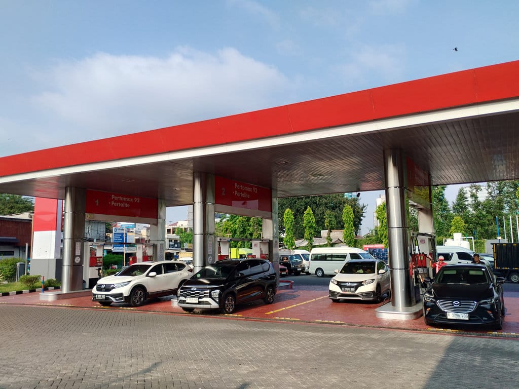 Antrean di Sejumlah SPBU