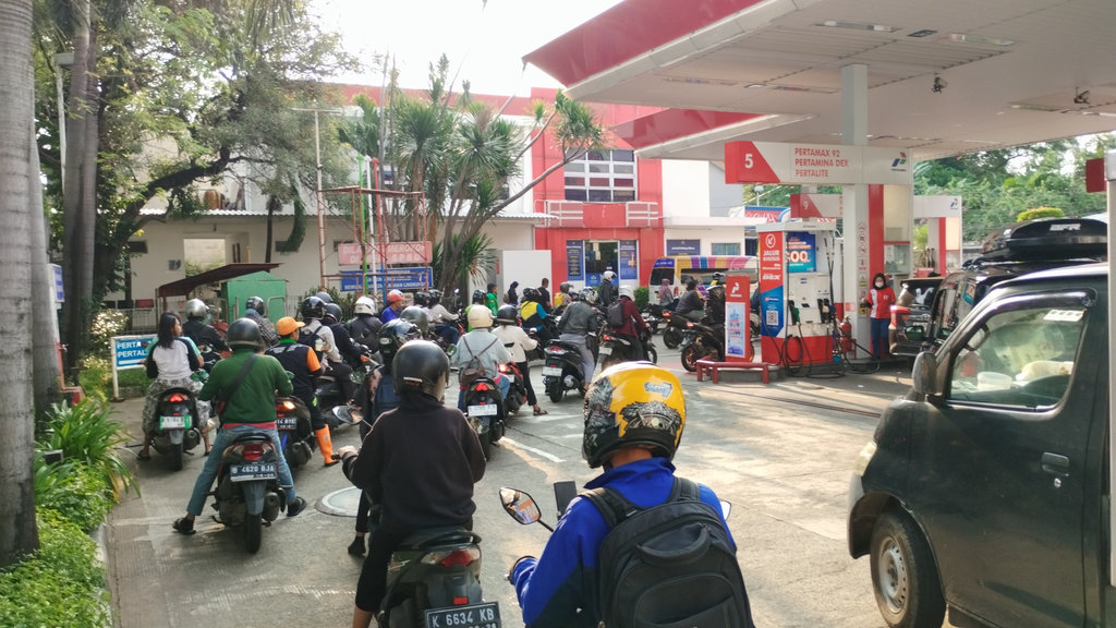 Antrean di Sejumlah SPBU