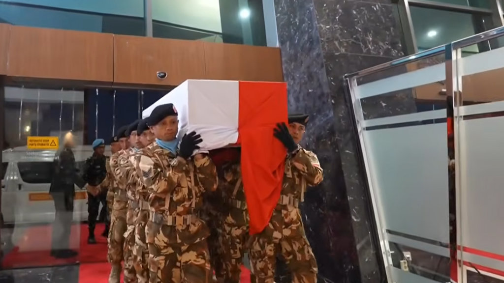 Jenazah 3 Prajurit TNI yang Gugur di Lebanon Tiba di Soetta