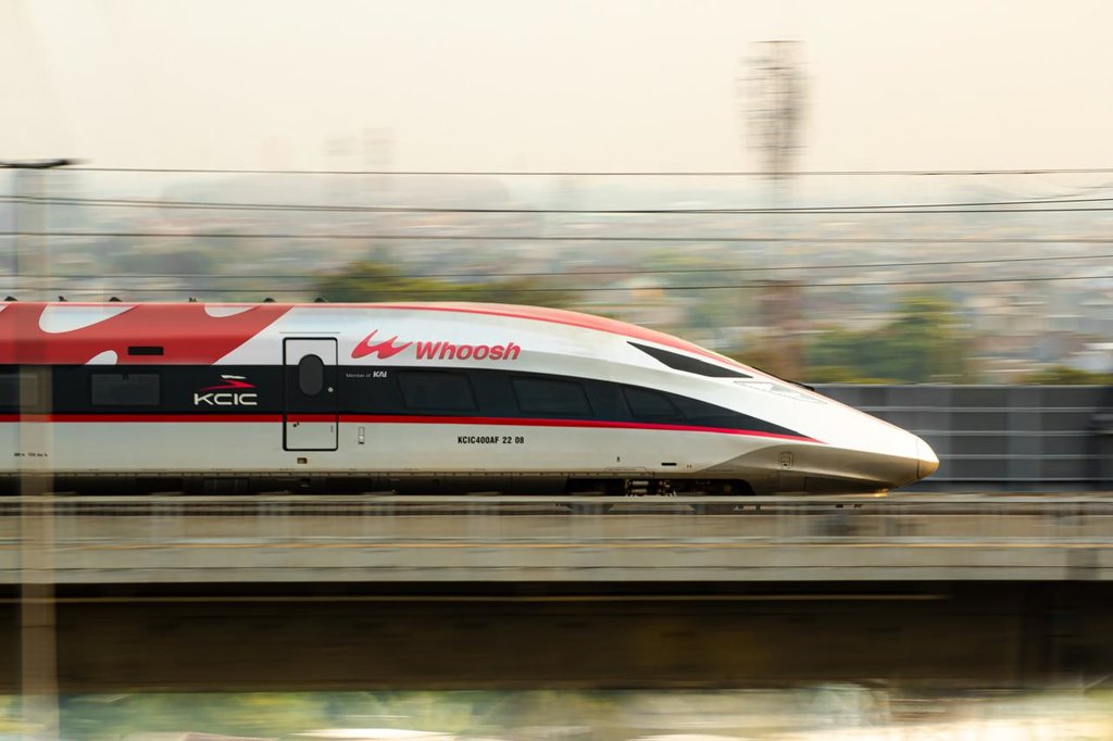 KCIC Jelaskan Penyebab Kereta Whoosh Mendadak Berhenti di Kopo