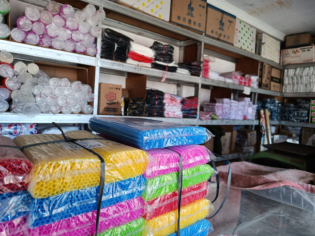 BCA Akui Gejolak Iran-AS Picu Lonjakan Harga Plastik-Energi