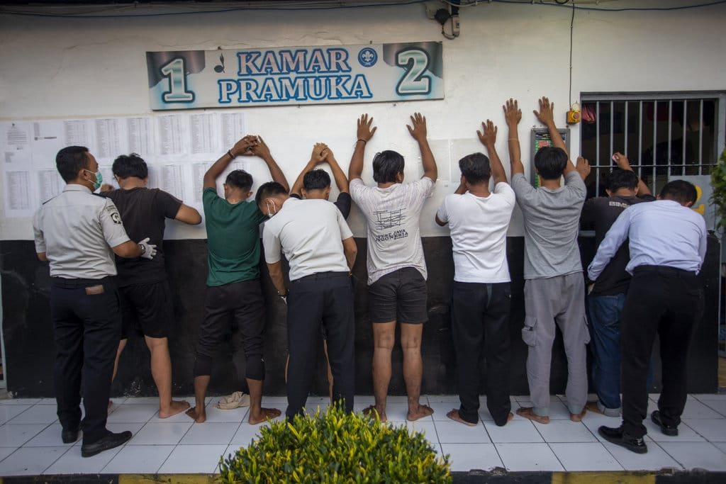 Razia blok hunian Lapas Indramayu
