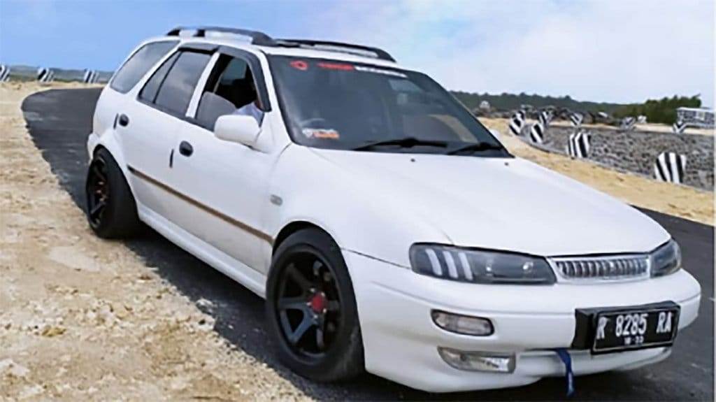 Mobil Station Wagon Timor