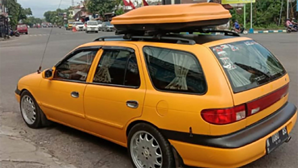 Mobil Station Wagon Timor