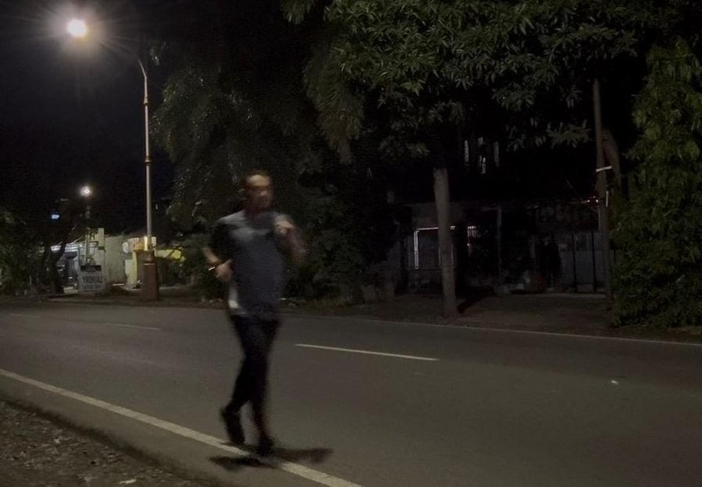 Guru di Cirebon Lari 8,7 km ke Sekolah, Hemat Rp200 Ribu/Pekan