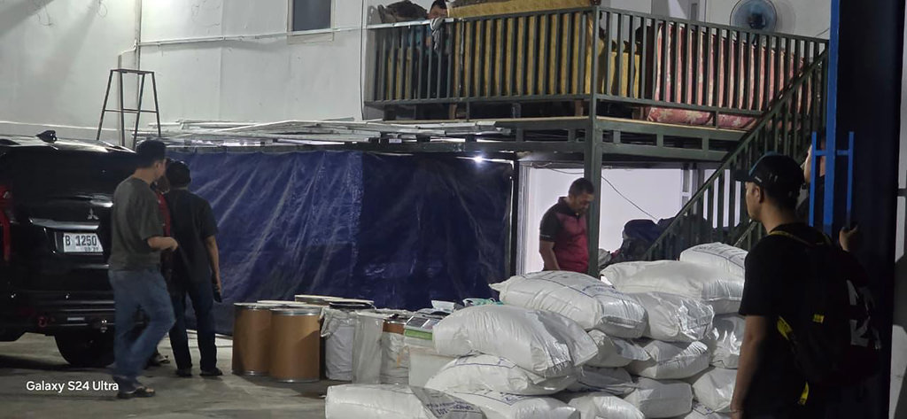 Polisi Gerebek Pabrik Produksi Narkoba Jenis Zenix di Semarang